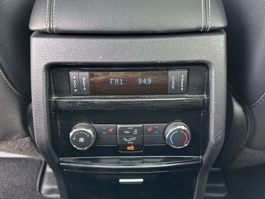 Ford Edge 2018 #22 Ford Edge 2018 car image #22