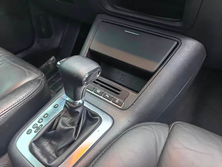 Volkswagen Tiguan 2011 car image #22