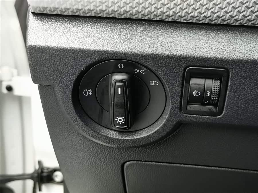 Volkswagen Tacqua 2021 car image #22