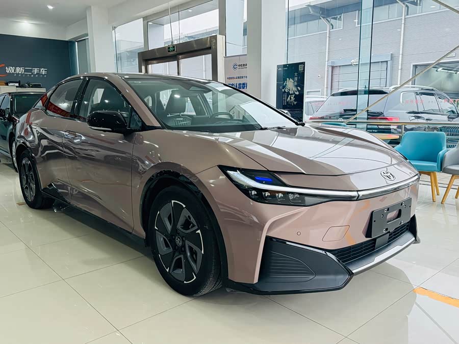 Toyota bZ3 2023 صورة سيارة #22