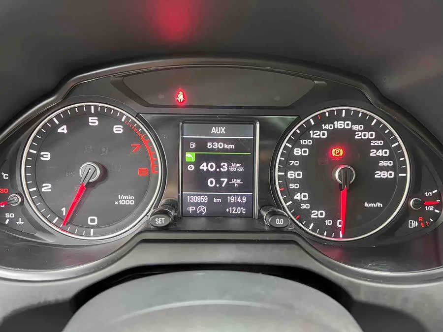 Audi Q5 2018 car image #22