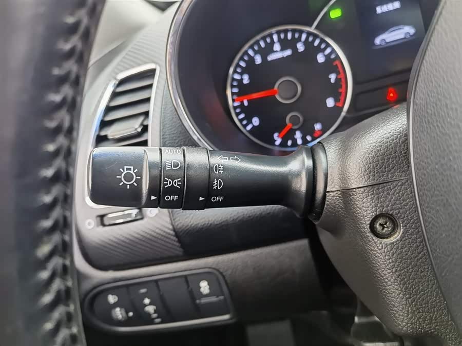 Kia K3 2017 car image #22