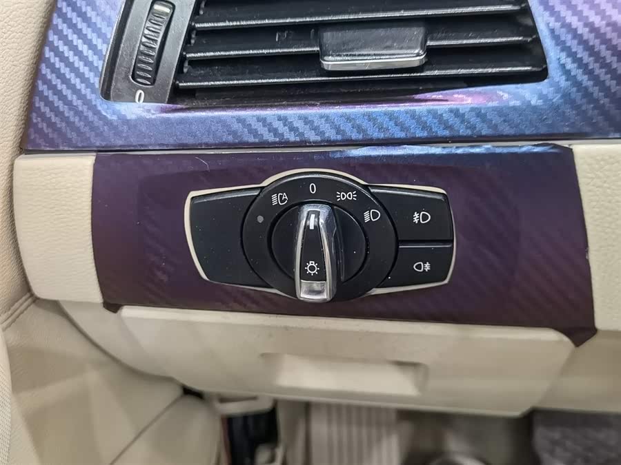 BMW 3 Series (Imported) 2010 car image #22