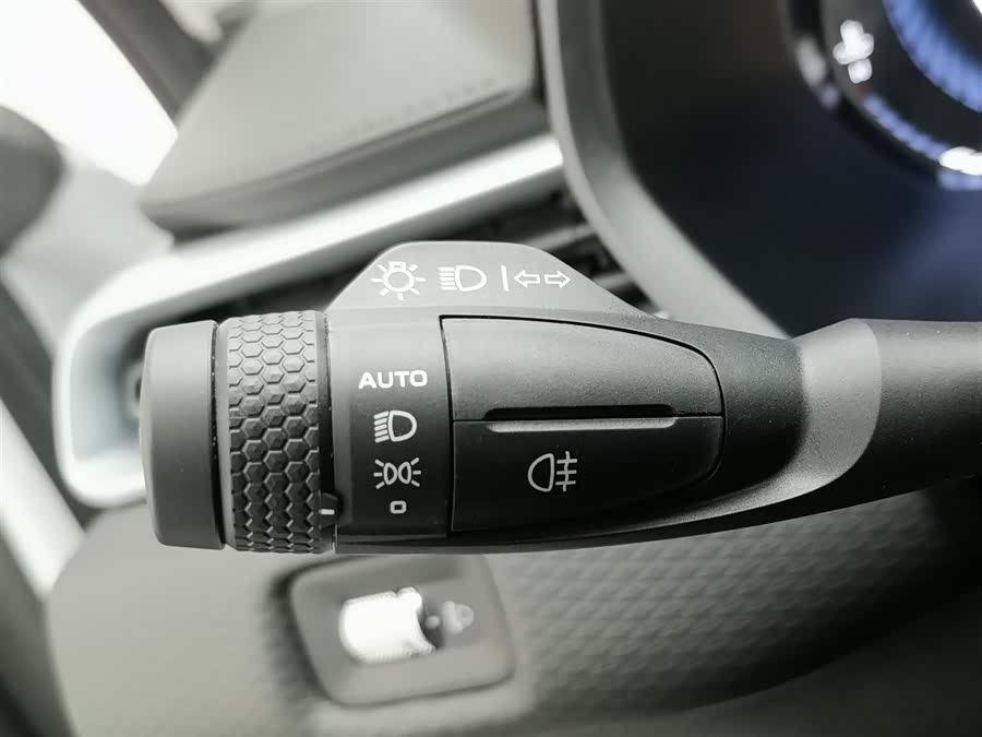GEELY Emgrand 2025 car image #22