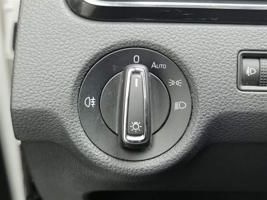 Skoda Rapid 2020 immagine di auto #22