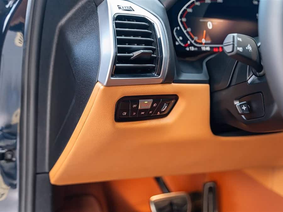 BMW 8 Series 2024 car image #22