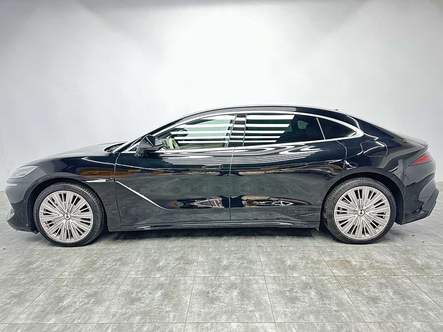 Denza Z9 2024 car image #22