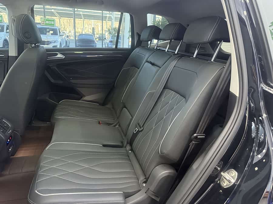 Volkswagen Tiguan L 2021 car image #22