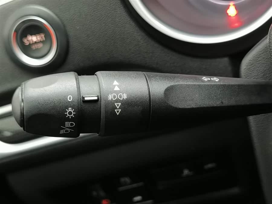 Citroen C4L 2016 imagen de coche #22