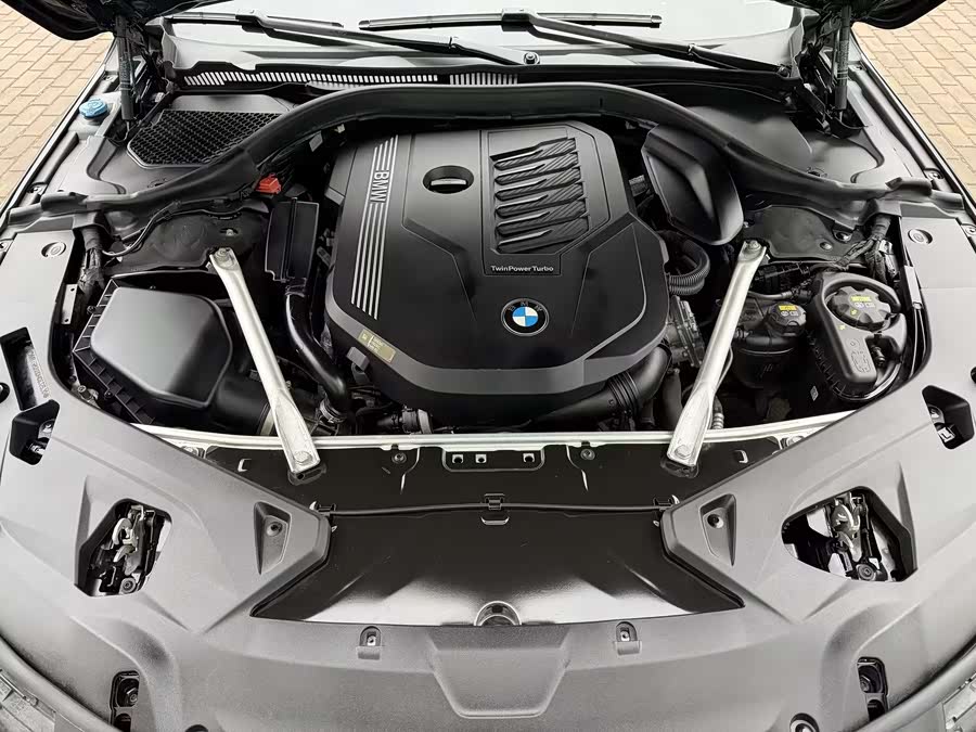 BMW 8 Series 2021 car image #22