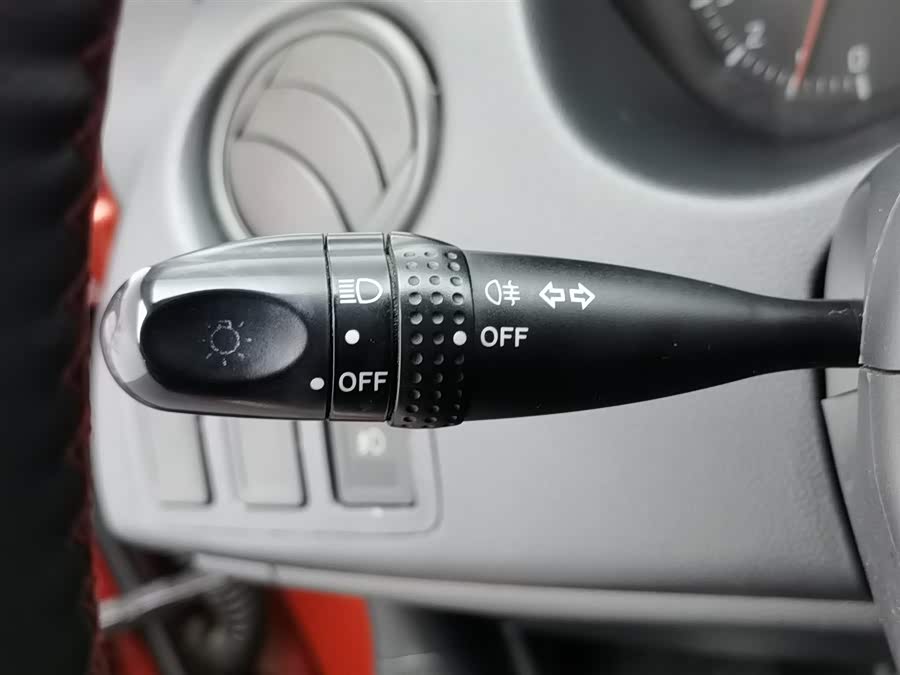 Suzuki Swift 2013 car image #22