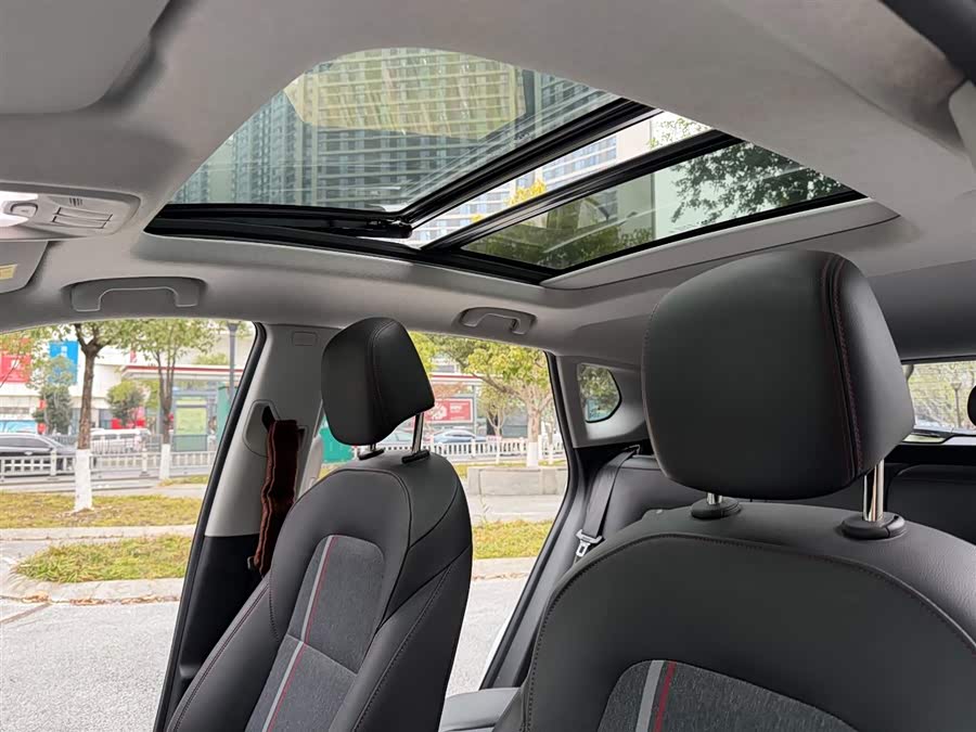 Chevrolet Tracker 2021 изображение автомобиля #22