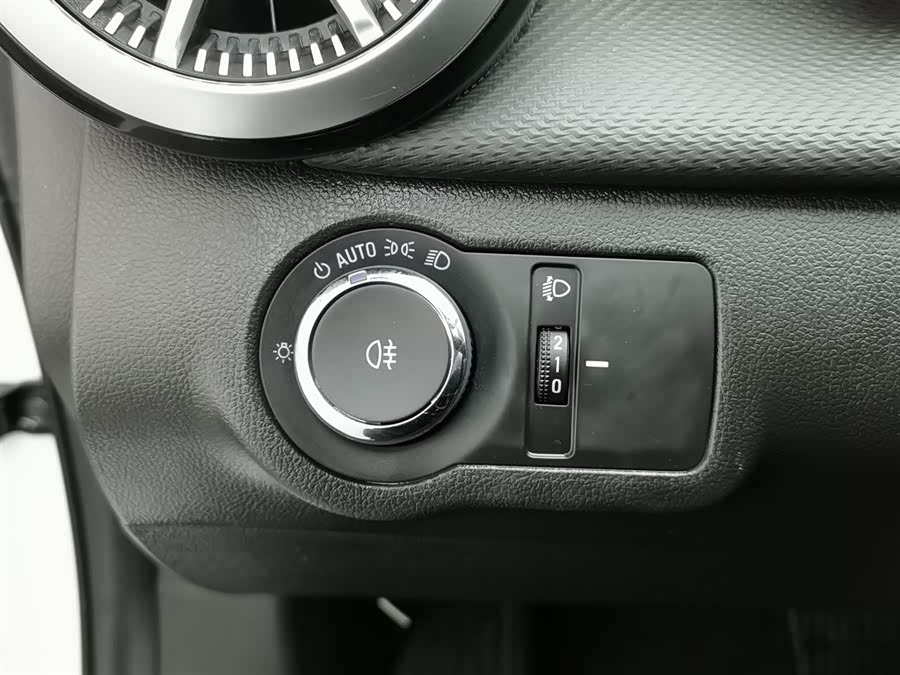 Chevrolet Monza 2023 #22 Chevrolet Monza 2023 car image #22