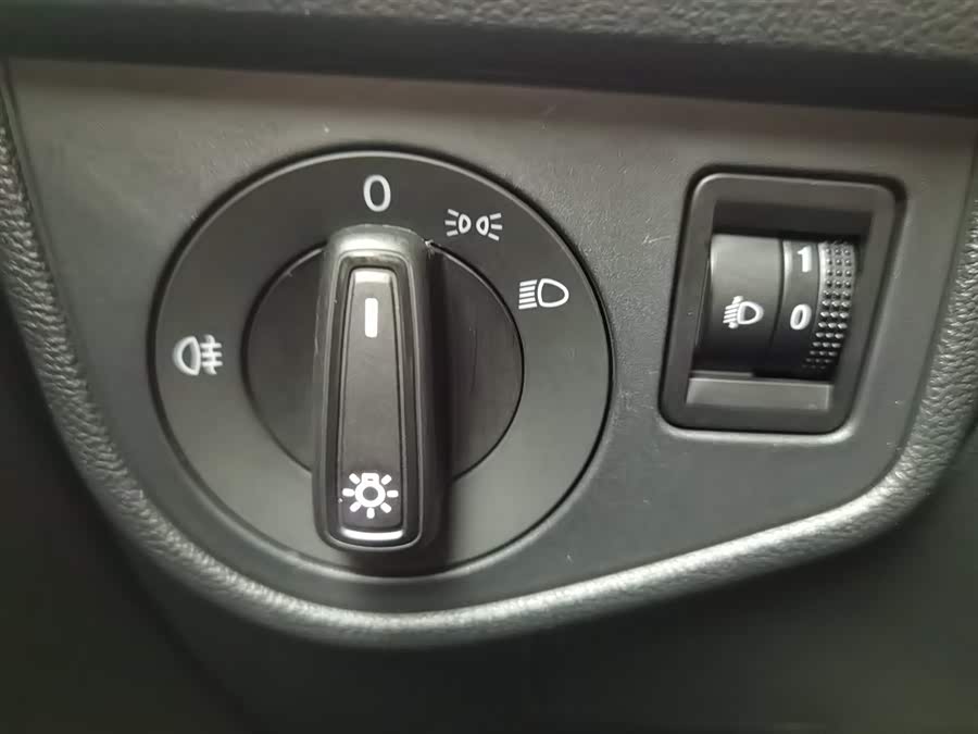 Volkswagen Polo 2023 car image #22
