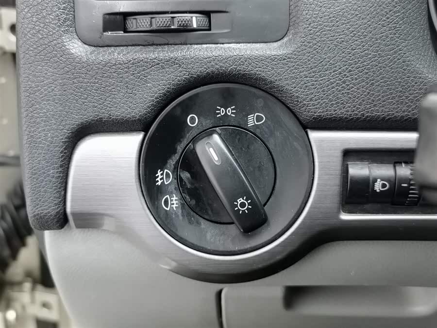 Skoda Octavia 2012 car image #22