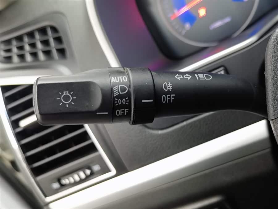 GEELY Emgrand 2016 car image #22