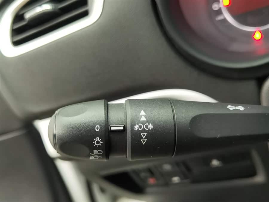 Citroen C4L 2014 изображение автомобиля #22