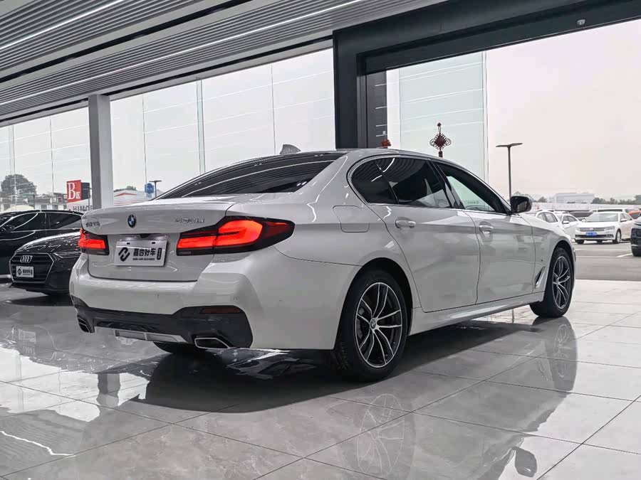 BMW 5 Series 2024 #22 BMW 5 Series 2024 car image #22