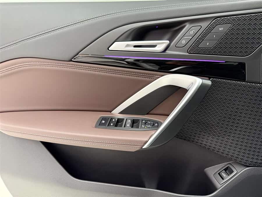 BMW iX1 2025 صورة سيارة #22