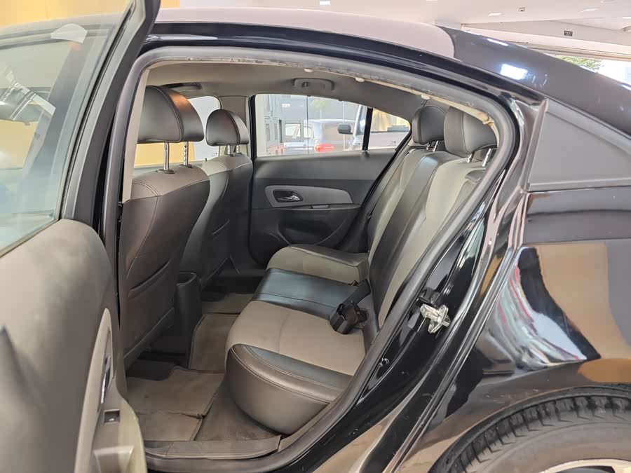 Chevrolet Cruze 2011 изображение автомобиля #22