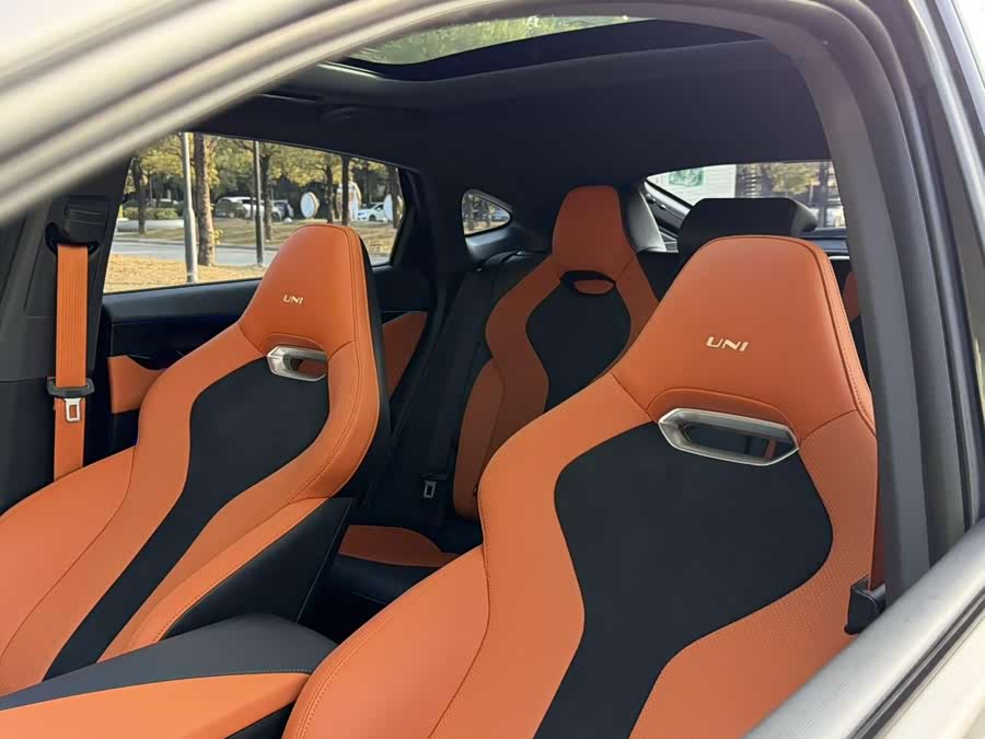 Changan UNI-V 2023 car image #22