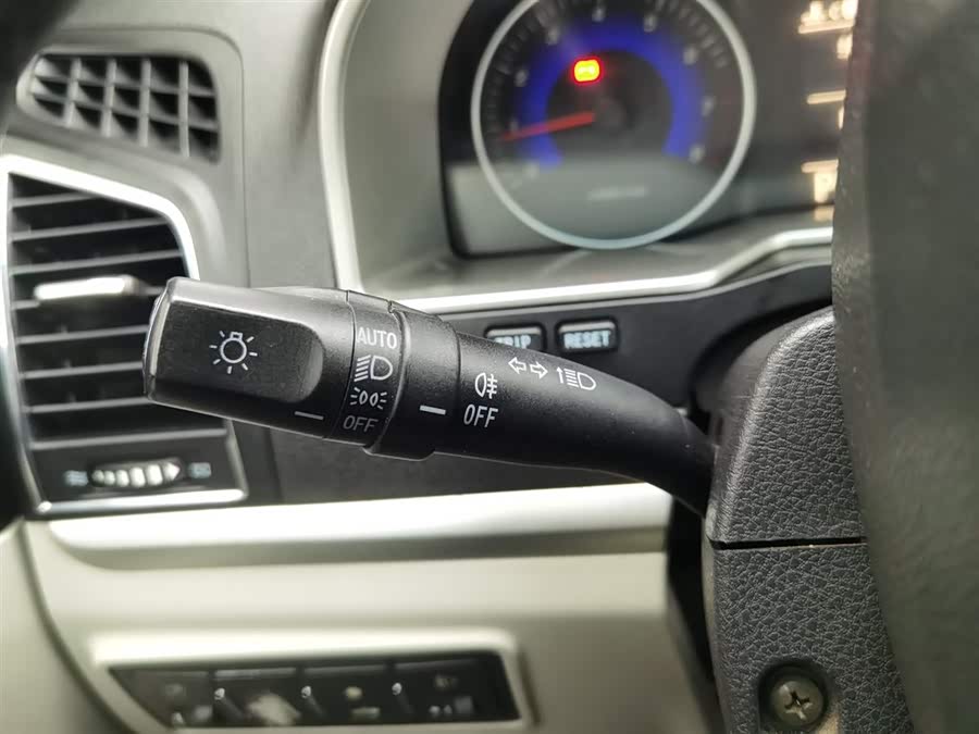 GEELY Emgrand 2014 car image #22