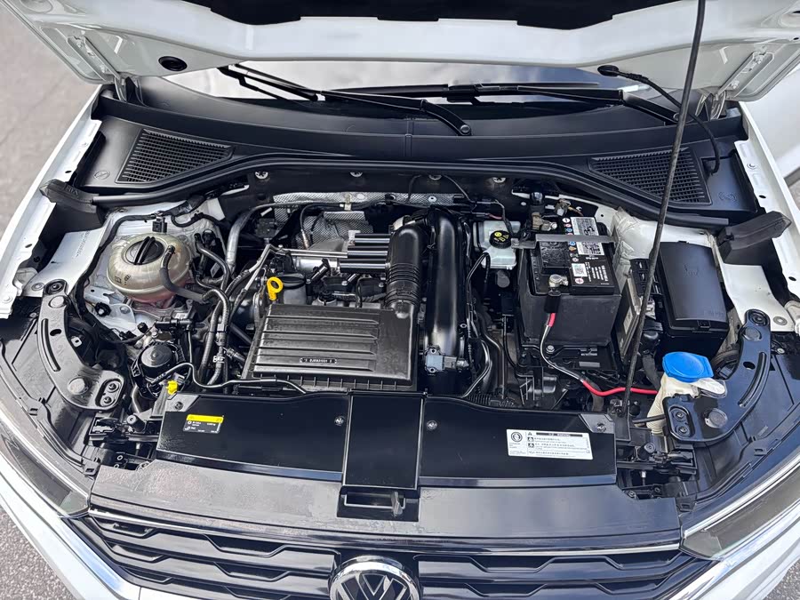 Volkswagen T-Roc 2019 car image #22