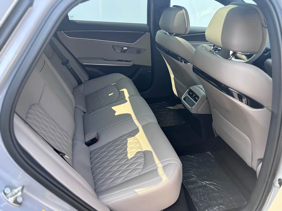 BYD Han 2024 #22 BYD Han 2024 car image #22