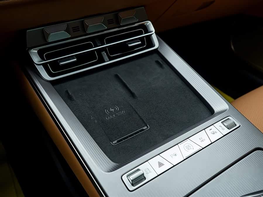 BYD HanL 2025 #22 BYD HanL 2025 car image #22