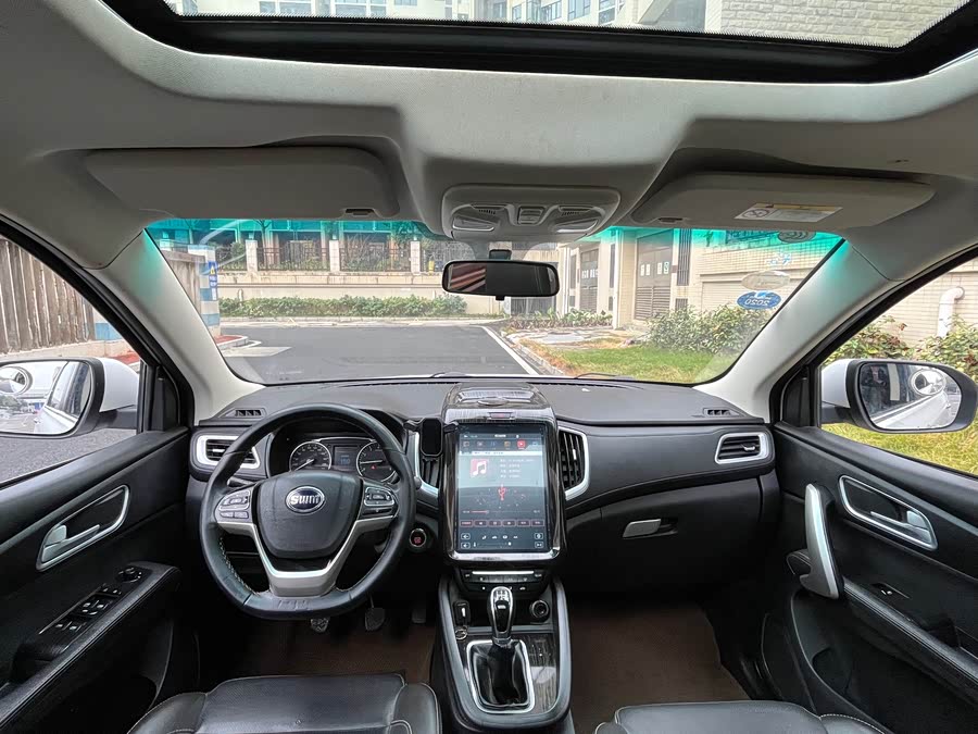 SWM斯威汽车 SWM斯威X7 2016 汽车图片 #22