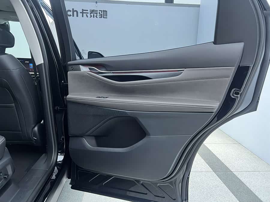 Ford Edge 2025 car image #22