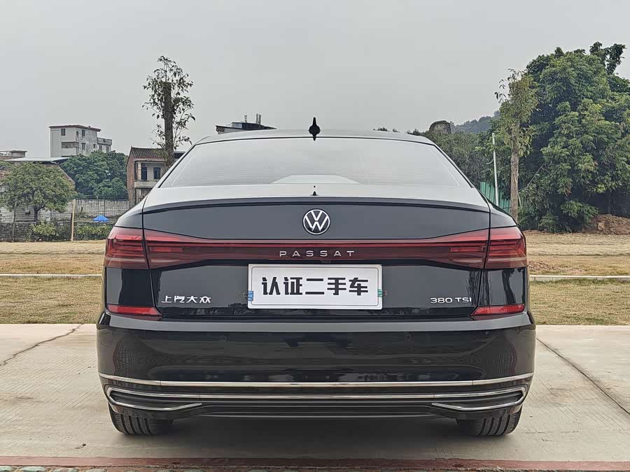 Volkswagen Passat 2023 car image #22