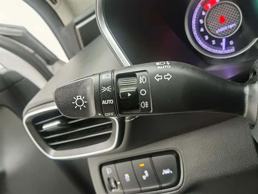Hyundai Santa Fe 2020 car image #22
