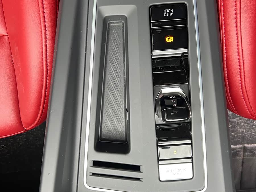 Volkswagen Golf 2024 car image #22