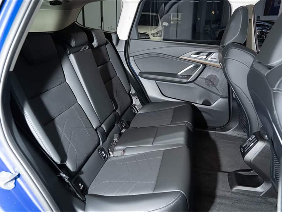 BMW iX1 2024 صورة سيارة #22