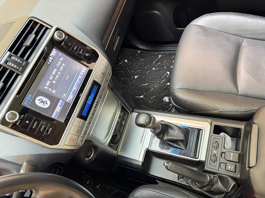 Toyota Land Cruiser Prado 2018 #22 Toyota Land Cruiser Prado 2018 car image #22