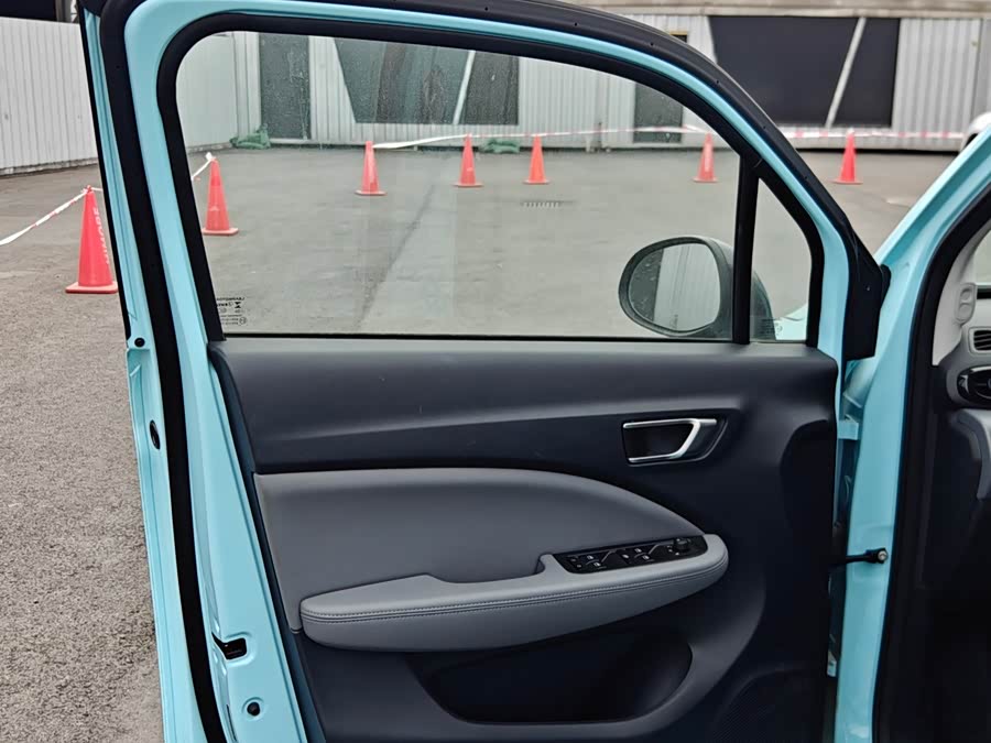 零跑汽车 零跑T03 2025 汽车图片 #22