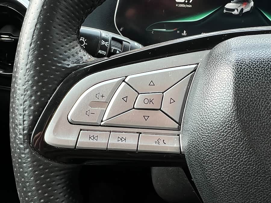 Forthing T5 EVO 2022 car image #22