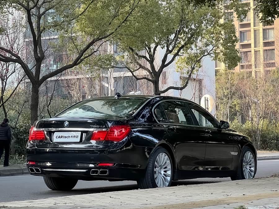 BMW 7 Series 2012 immagine di auto #22