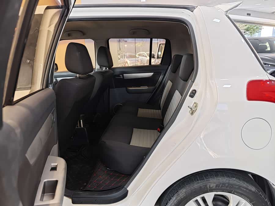 Suzuki Swift 2016 car image #22