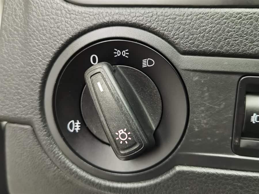 Volkswagen Polo 2018 car image #22