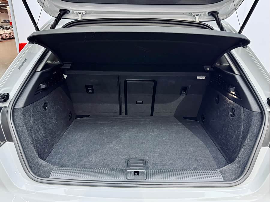 Audi A3 2019 car image #22