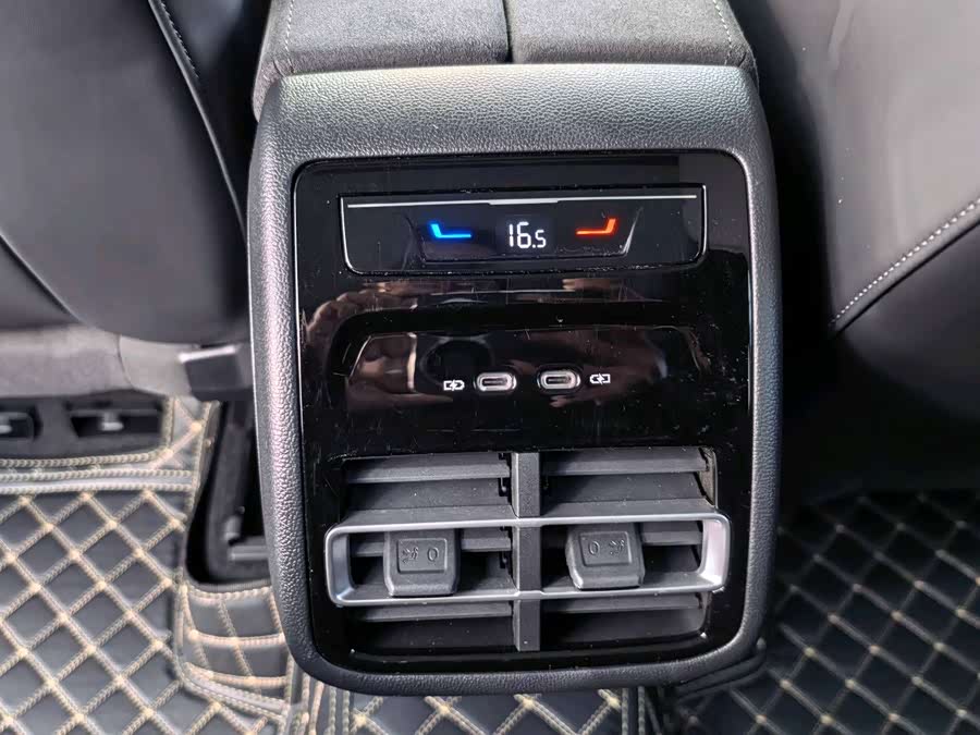 Volkswagen Tiguan L 2024 car image #22