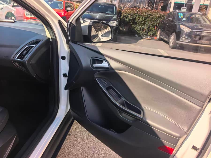 Ford Focus 2016 car image #22