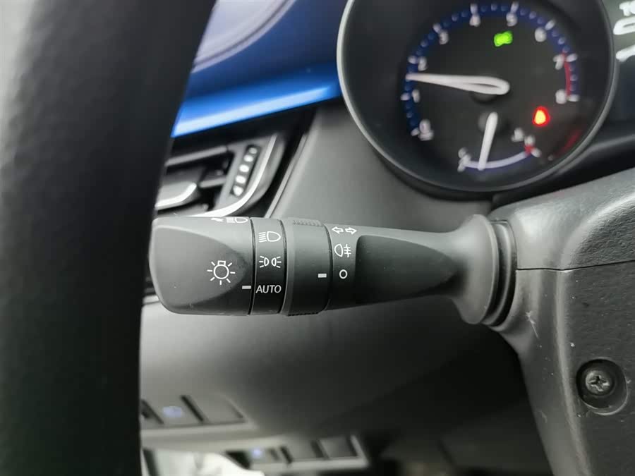 Toyota C-HR 2022 car image #22