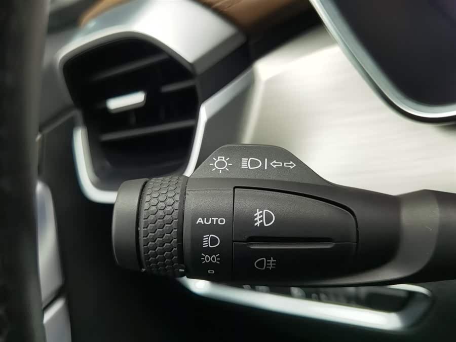 GEELY Coolray 2019 car image #22