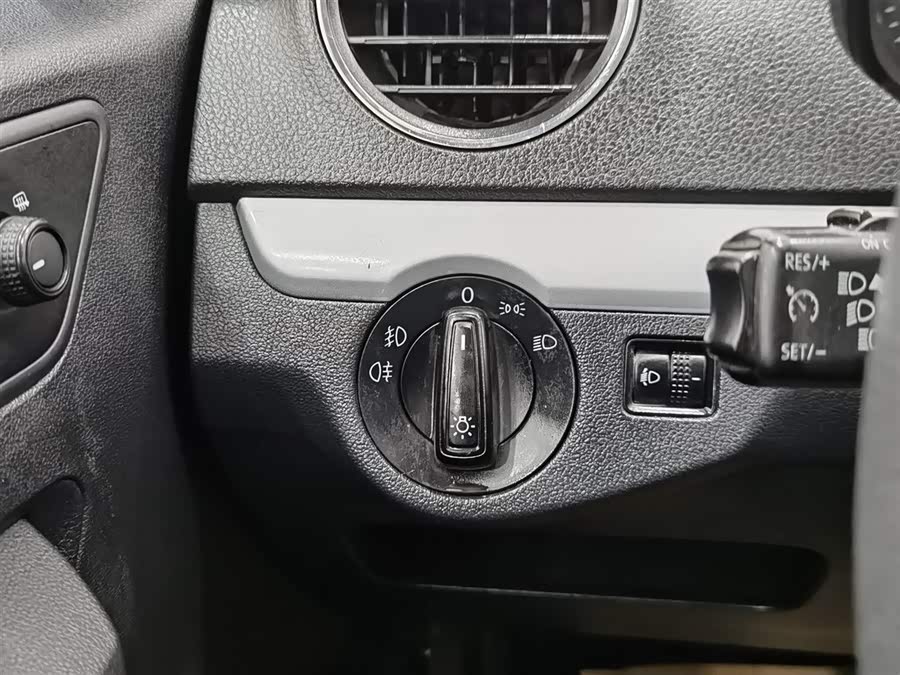 Jetta Jetta 2014 #22 Jetta Jetta 2014 car image #22