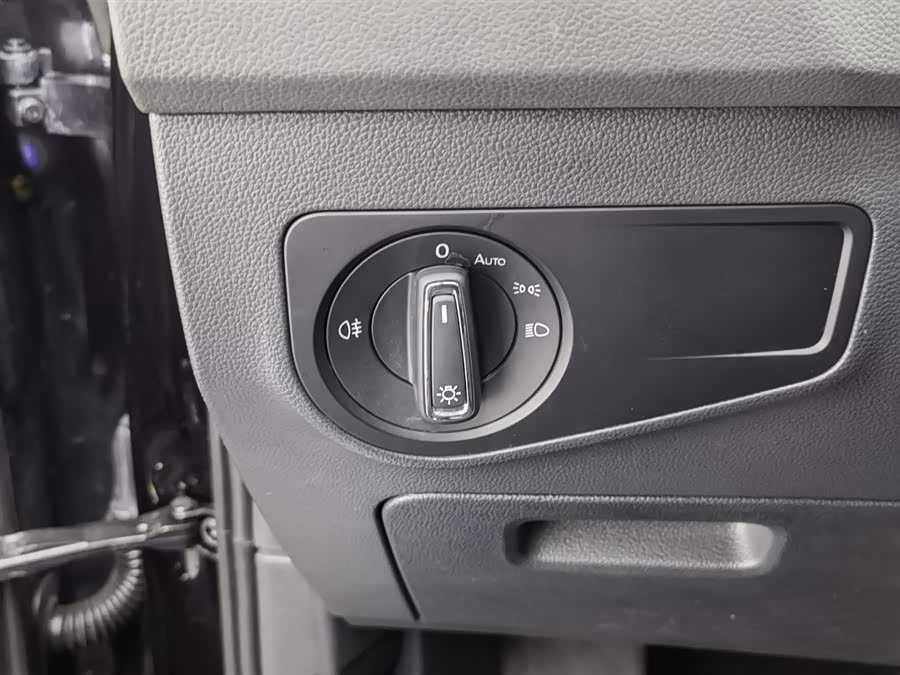 Volkswagen Tiguan L New Energy 2020 изображение автомобиля #22