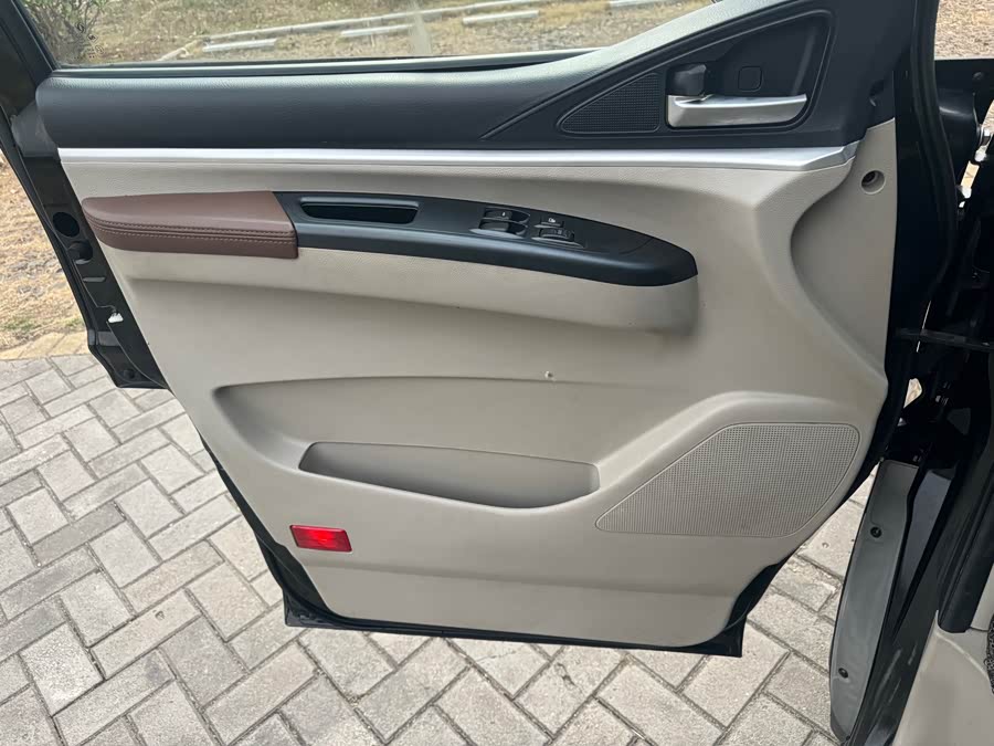 Forthing Lingzhi 2017 car image #22