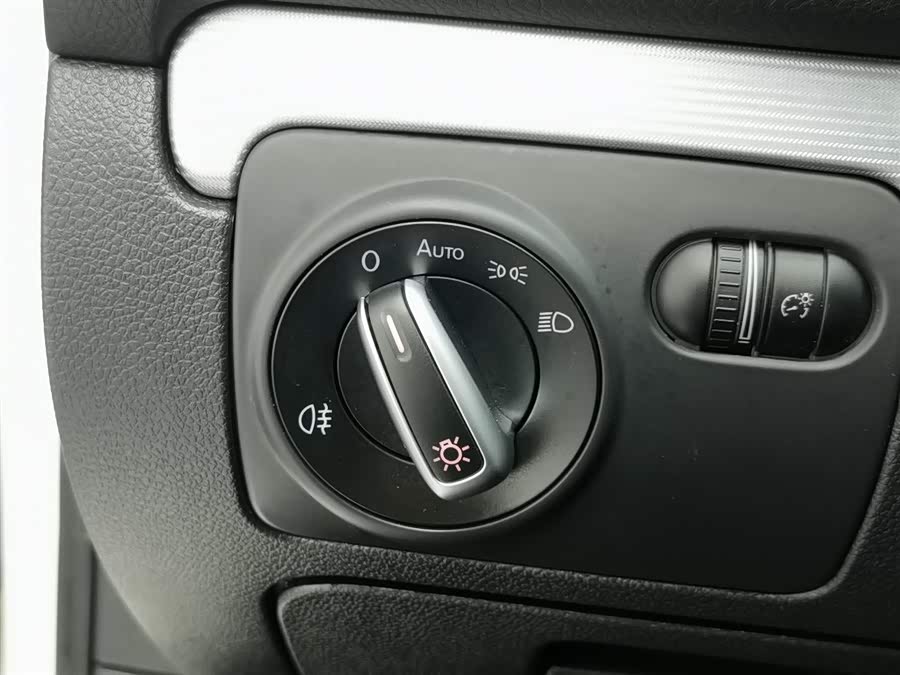 Volkswagen Golf (Imported) 2012 immagine di auto #22